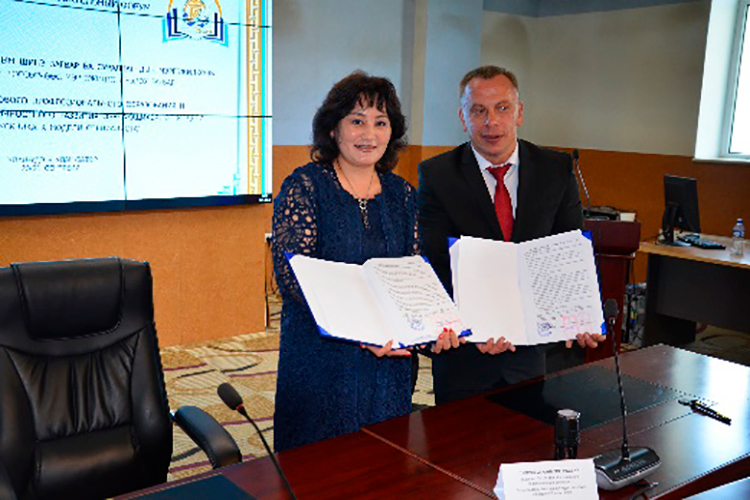 Был подписан договор о сотрудничестве между Ассоциацией педагогических колледжей и Консорциумом русскоязычных детских садов