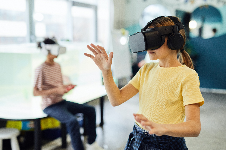 Во всех техникумах России к 2030 году будут обучать с использованием VR-технологий